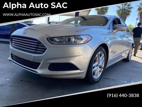 Used 2015 Ford Fusion SE FWD image 1