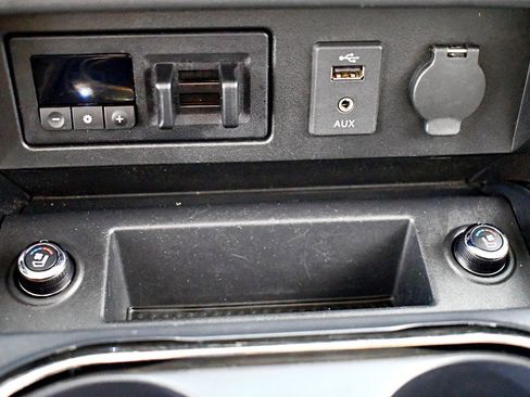 Used 2017 Nissan Titan Platinum Reserve image 35