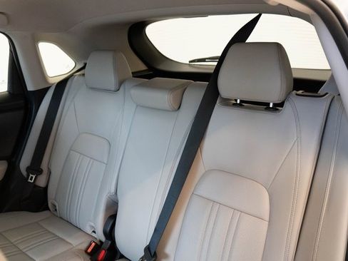 Used 2023 Honda HR-V EX-L image 16