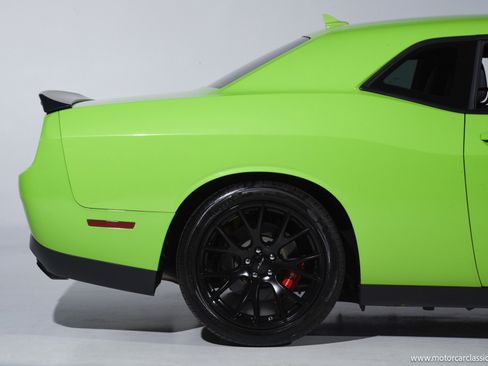 Used 2015 Dodge Challenger SRT Hellcat image 10