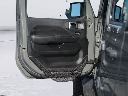 Used 2020 Jeep Gladiator Overland AWD/4WD image 30