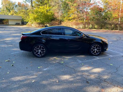 Used 2017 Buick Regal Sport Touring image 4