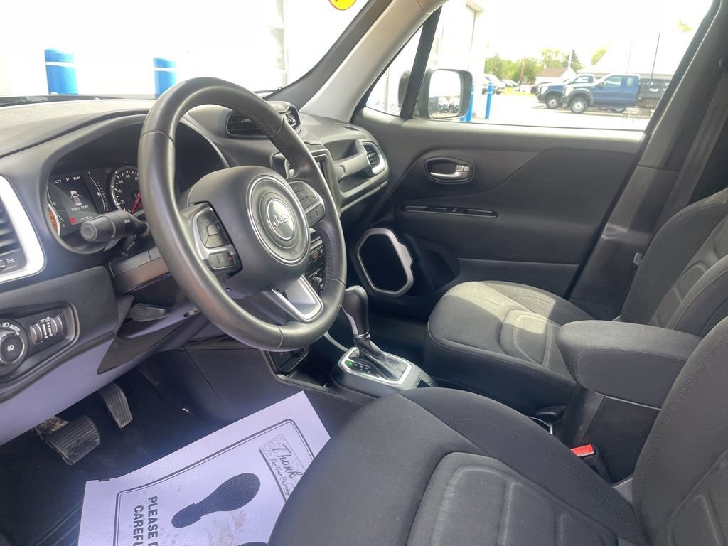 Used 2019 Jeep Renegade Latitude AWD/4WD image 13