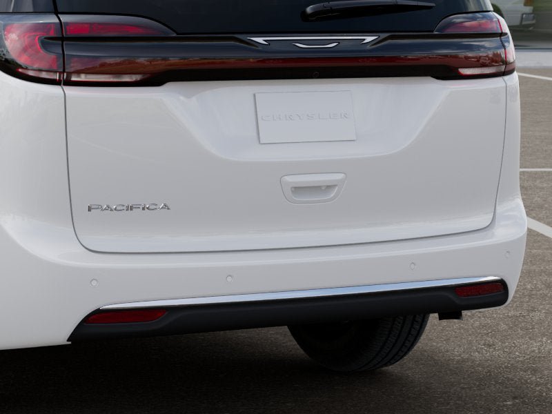 New 2027 Chrysler Pacifica Select w/ Family Tech Group FWD image 40