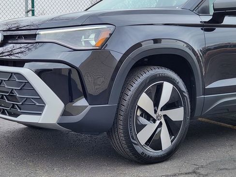 Certified 2025 Volkswagen Taos S image 7