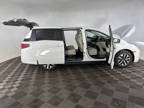 Certified 2026 Honda Odyssey EX-L image 16