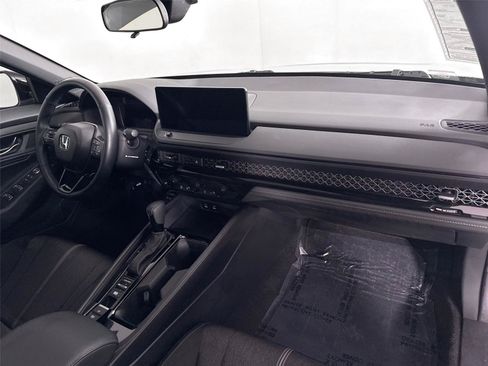 Used 2024 Honda Accord Sport image 39
