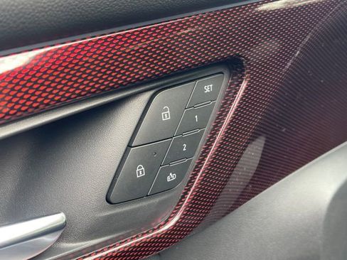 New 2026 Chevrolet Traverse RS w/ LPO, Floor Liner Package FWD image 16