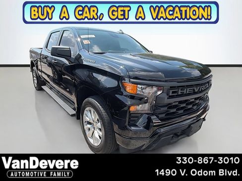 Used 2023 Chevrolet Silverado 1500 Custom AWD/4WD image 1
