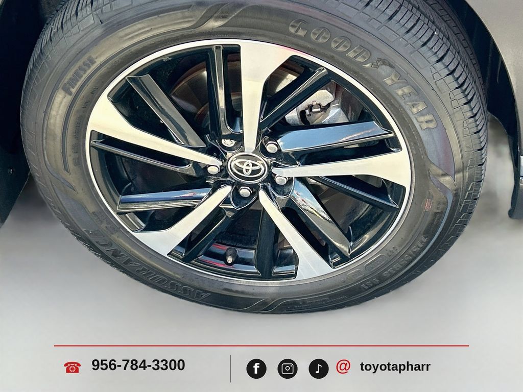 Used 2025 Toyota Corolla Cross AWD Hybrid w/ Convenience Package image 34