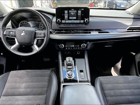 Used 2024 Mitsubishi Outlander SE AWD/4WD image 7