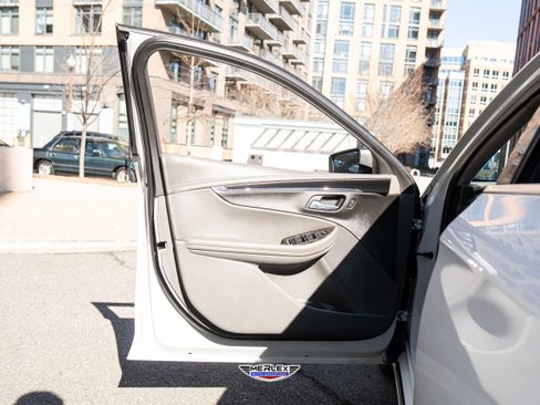 Used 2015 Chevrolet Impala LT w/ Convenience Package image 37