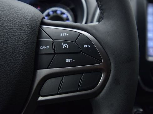 Certified 2022 Jeep Cherokee Latitude Lux image 33