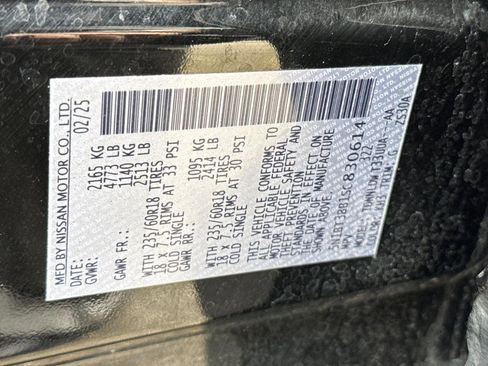 Used 2025 Nissan Rogue SV AWD/4WD image 19