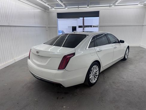 Used 2018 Cadillac CT6 Luxury image 5