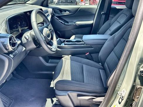 New 2025 Chevrolet Equinox LT image 42