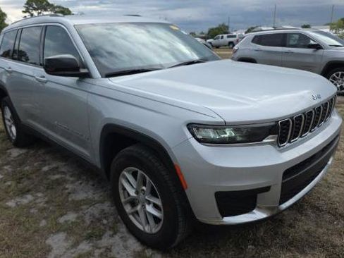 Used 2023 Jeep Grand Cherokee L Laredo image 2