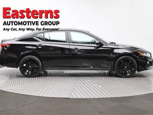 Used 2019 Nissan Altima 2.5 SR w/ SR Premium Package image 4