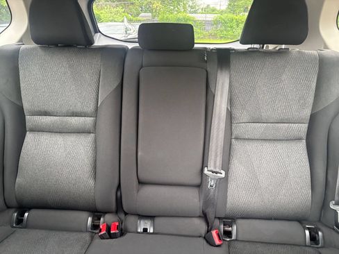 Used 2025 Nissan Rogue SV FWD image 40
