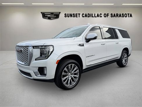 Used 2021 GMC Yukon XL Denali w/ Denali Ultimate Package image 10