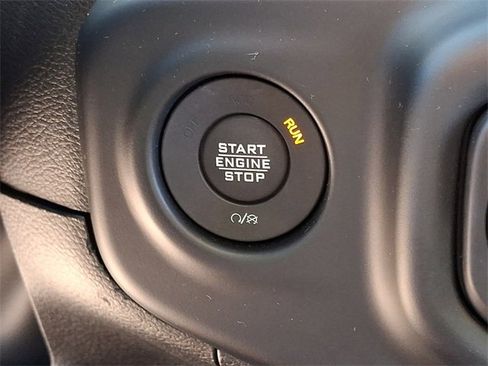 Used 2023 Jeep Gladiator Mojave w/ Cold Weather Group image 29