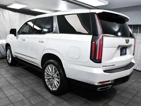 Used 2025 Cadillac Escalade Premium Luxury w/ LPO, Floor Liner Package AWD/4WD image 4