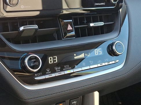 Used 2022 Toyota Corolla Cross XLE w/ Convenience Package image 16