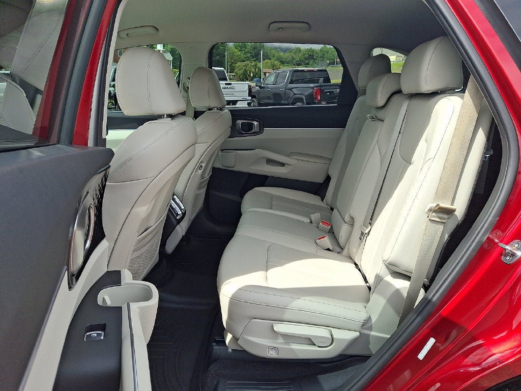 Used 2023 Kia Sorento S FWD image 10