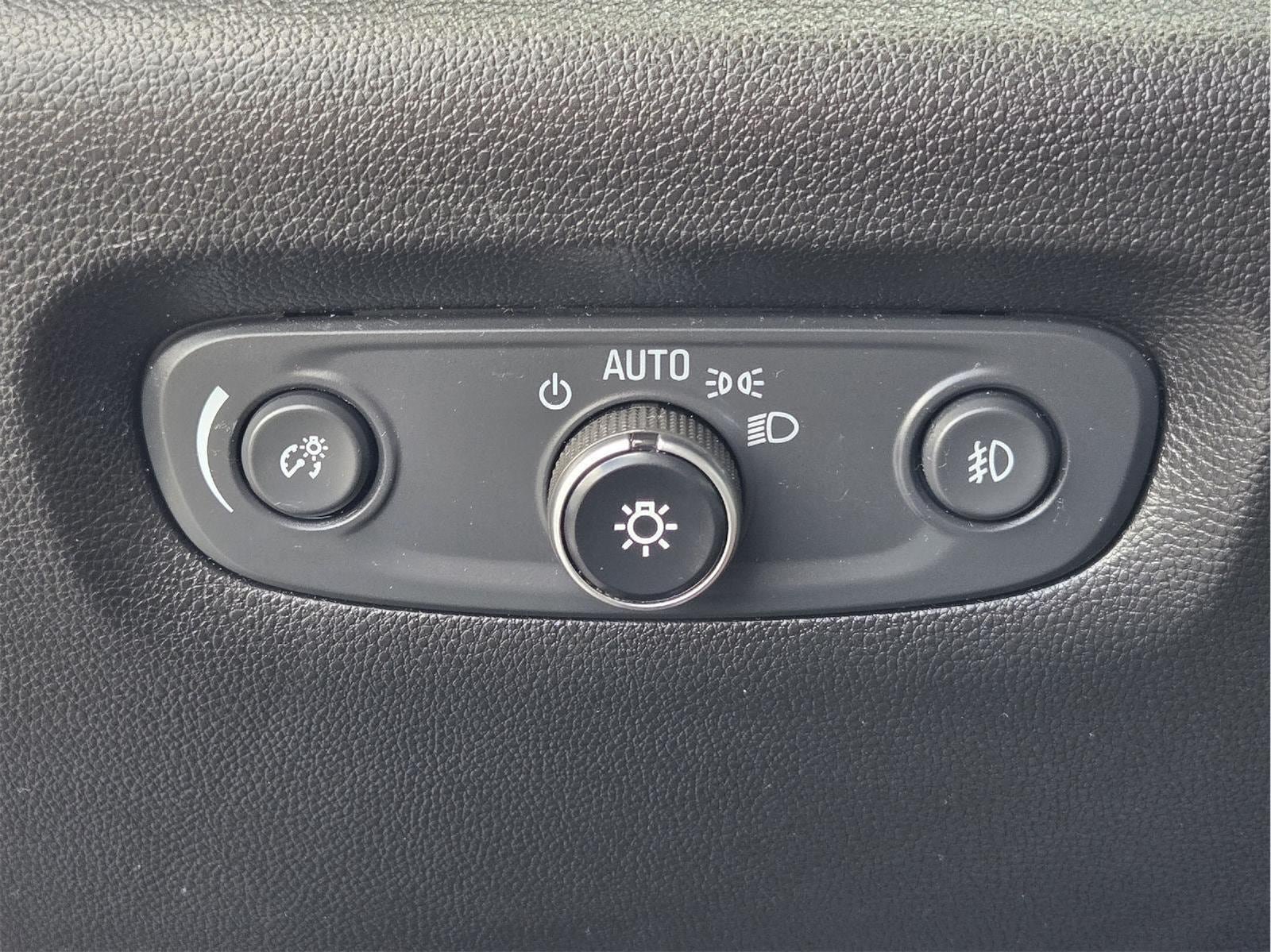Used 2019 Chevrolet Traverse LT w/ LT Premium Package FWD image 19