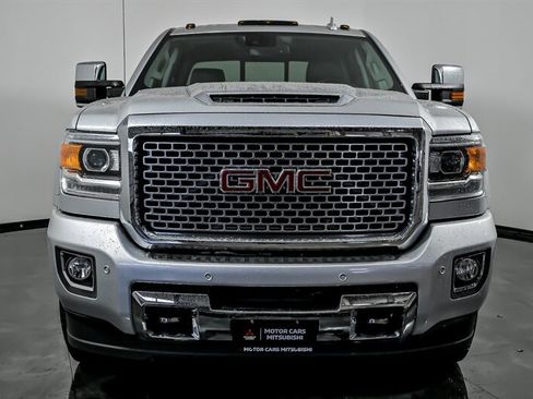 Used 2017 GMC Sierra 2500 Denali w/ Duramax Plus Package AWD/4WD image 4