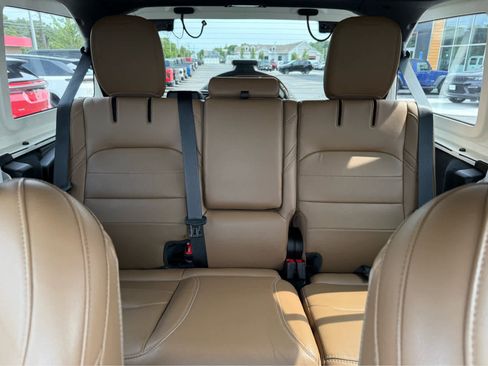 Used 2022 Jeep Wrangler Unlimited Sahara w/ Cold Weather Group image 26