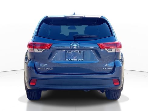 Used 2017 Toyota Highlander LE image 5