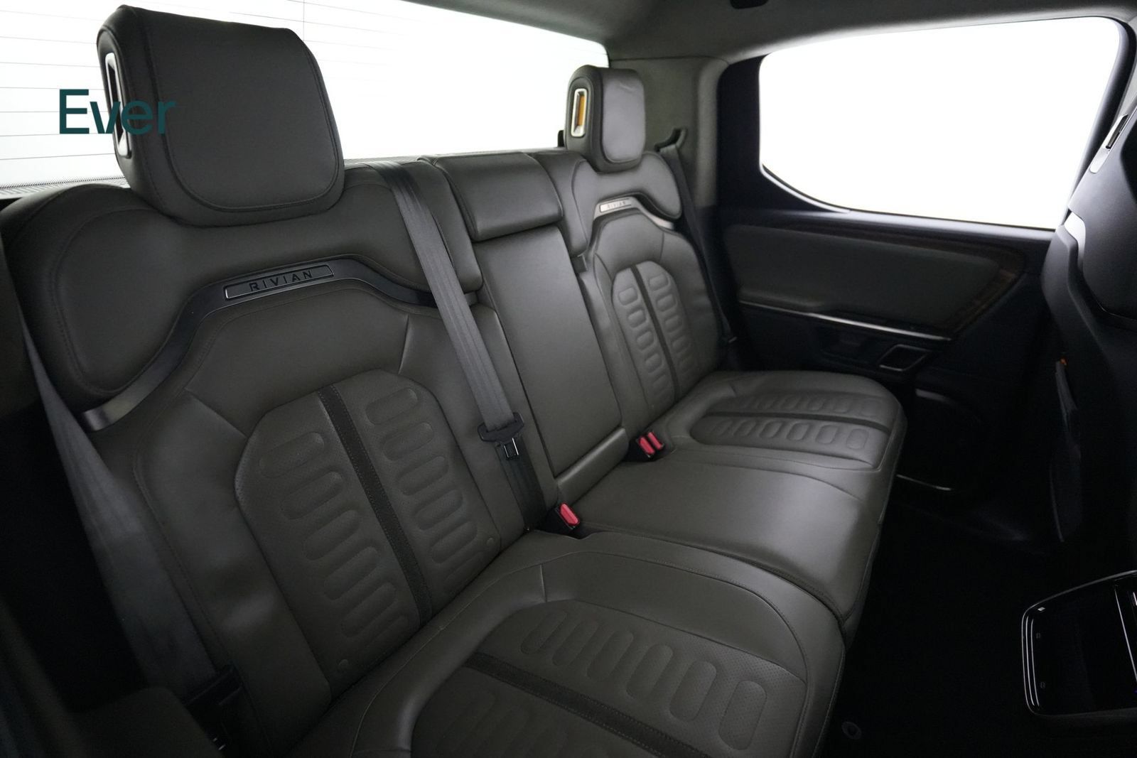 Used 2023 Rivian R1T Adventure Dual AWD/4WD image 5