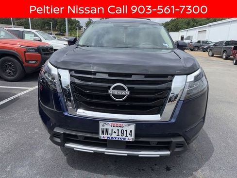 Certified 2025 Nissan Pathfinder Platinum FWD image 7