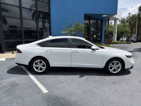 Certified 2024 Honda Accord EX image 18