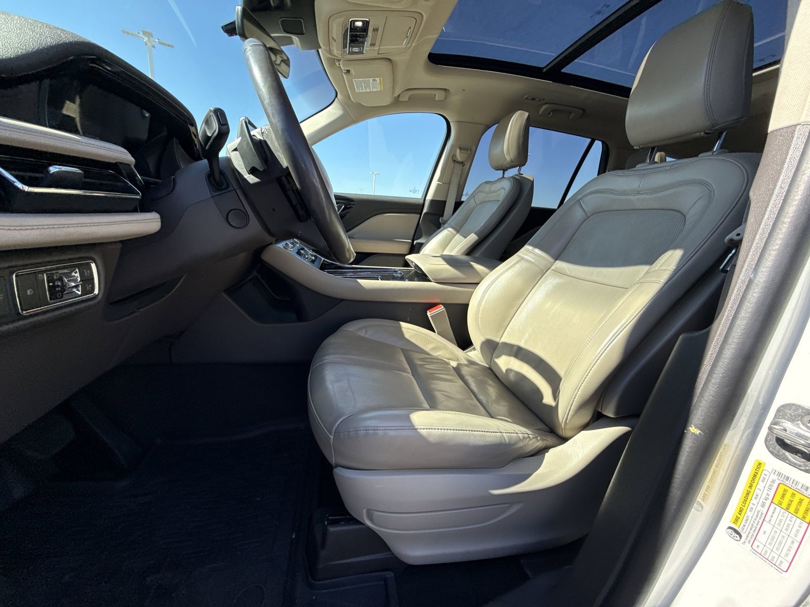 Used 2021 Lincoln Aviator Reserve w/ Equipment Group 201A AWD/4WD image 13