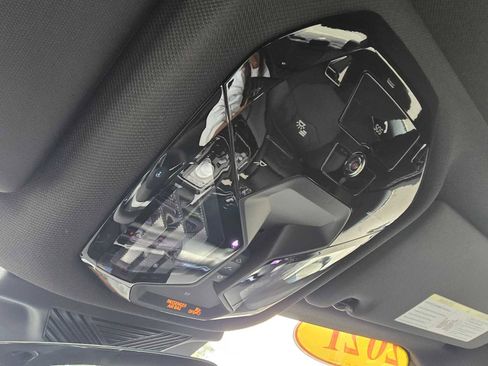 Used 2026 BMW i5 eDrive40 w/ M Sport Package image 34