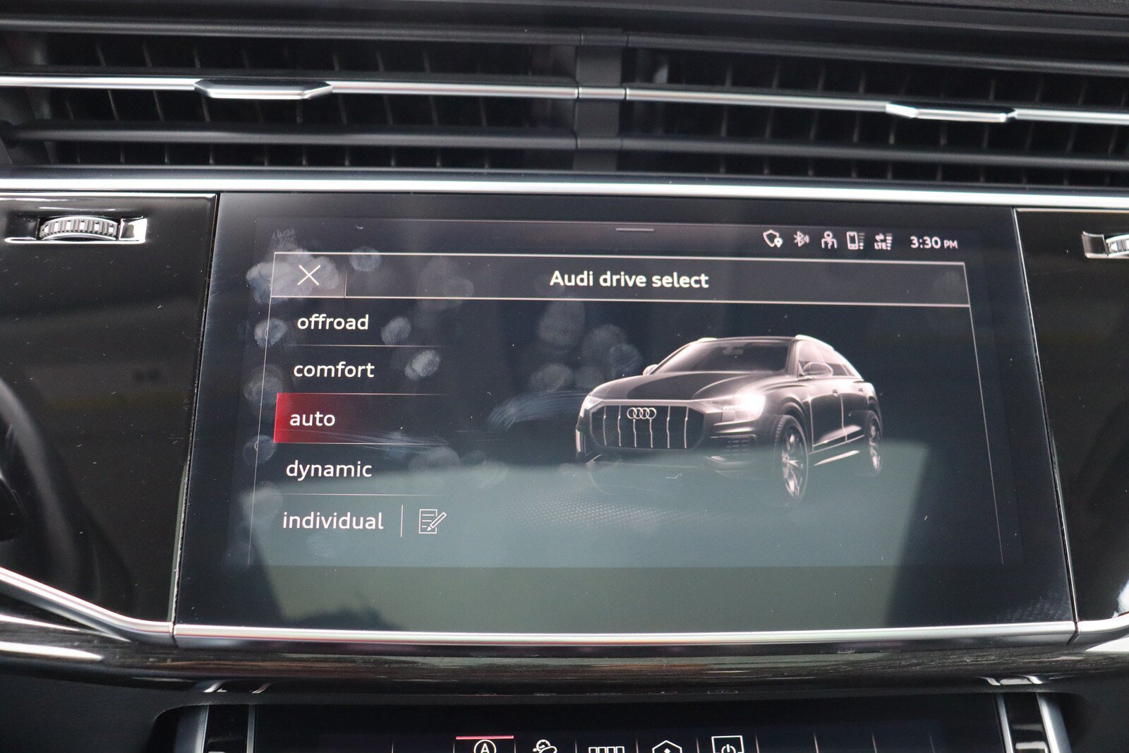 Used 2023 Audi Q8 Premium Plus w/ Premium Plus Package AWD/4WD image 35