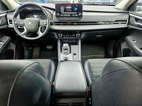 Used 2024 Mitsubishi Outlander SE FWD image 15