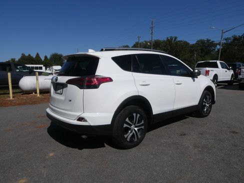 Used 2016 Toyota RAV4 LE image 5