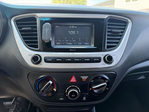 Used 2019 Hyundai Accent SE FWD image 14