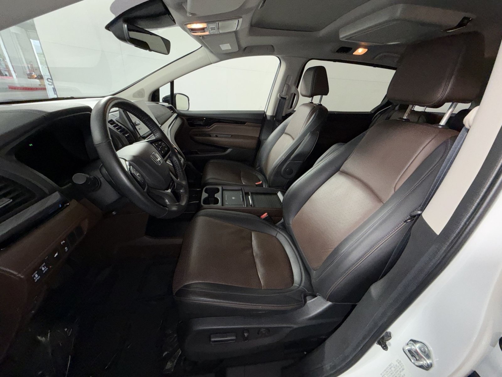 Used 2025 Honda Odyssey Elite image 13