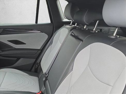 New 2026 Volkswagen Tiguan SE R-Line image 16