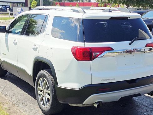 Used 2019 GMC Acadia SLE FWD image 4