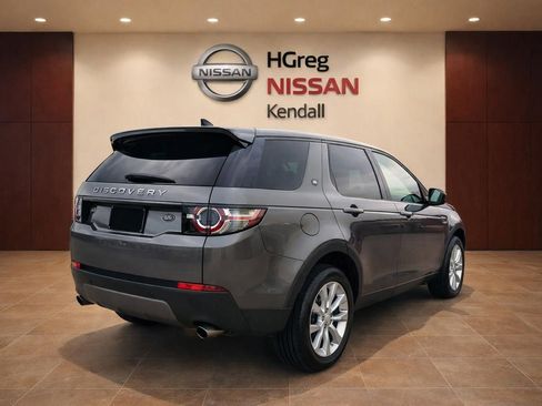 Used 2018 Land Rover Discovery Sport SE AWD/4WD image 4
