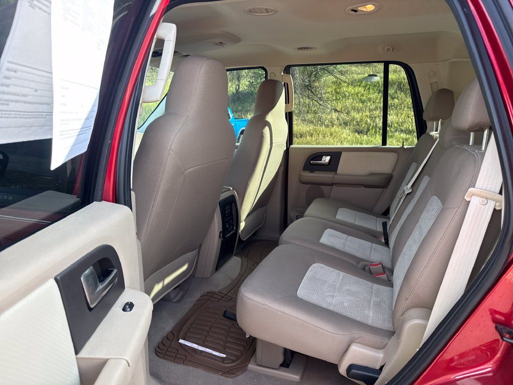 Used 2004 Ford Expedition XLT AWD/4WD image 18