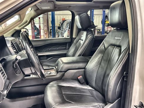 Used 2019 Ford Expedition Platinum AWD/4WD image 12