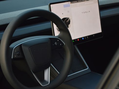 Used 2026 Tesla Model Y 2WD image 25