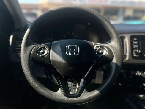 Used 2017 Honda HR-V LX image 31