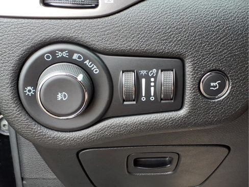 Used 2022 Jeep Cherokee Latitude Lux AWD/4WD image 23